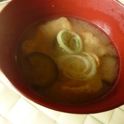 味噌汁に茄子を入れるのに抵抗があったのですが、作ってみたらとっても美味しい☆これから定番レシピにしたいと思います。